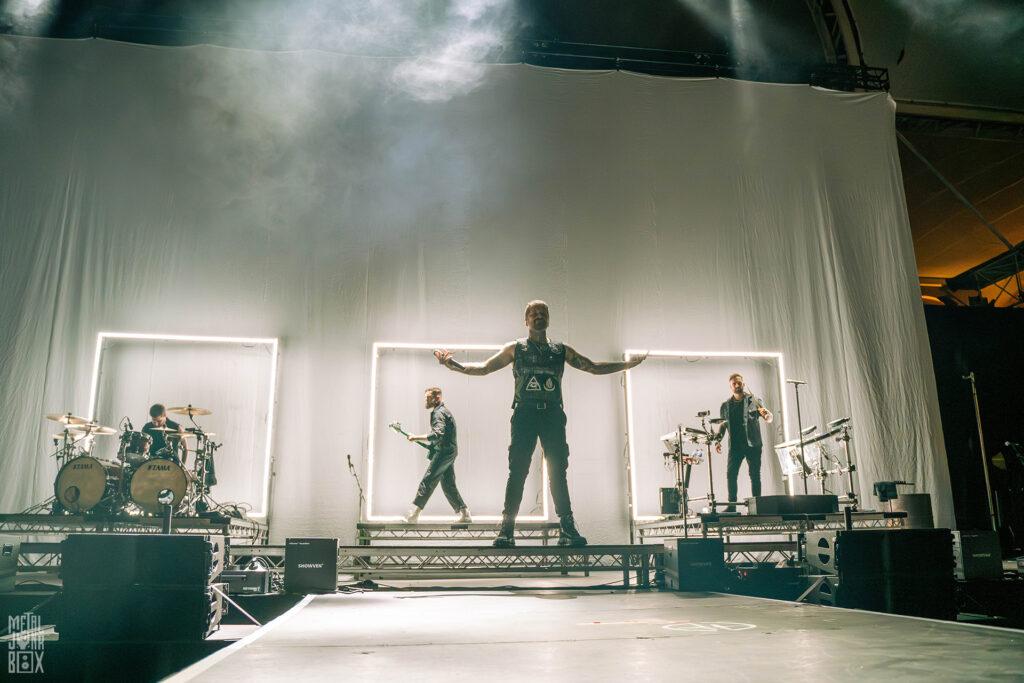 bury tomorrow alexandra palace james gibbons4