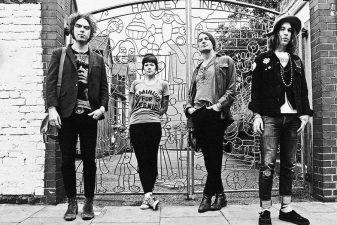 Ouça o novo single do The Dandy Warhols 'I Will Never Stop Loving You' com participação de Debbie Harry