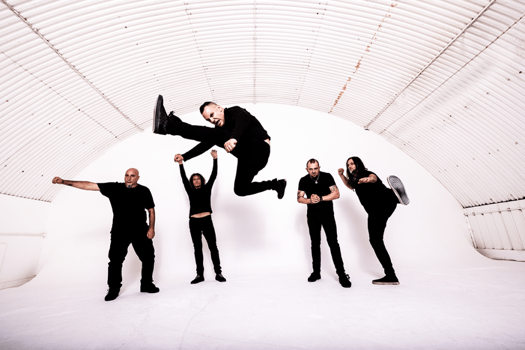 Breed 77 Lança Novo Single Épico "Outside"