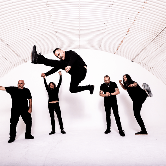 Breed 77 Lança Novo Single Épico "Outside"