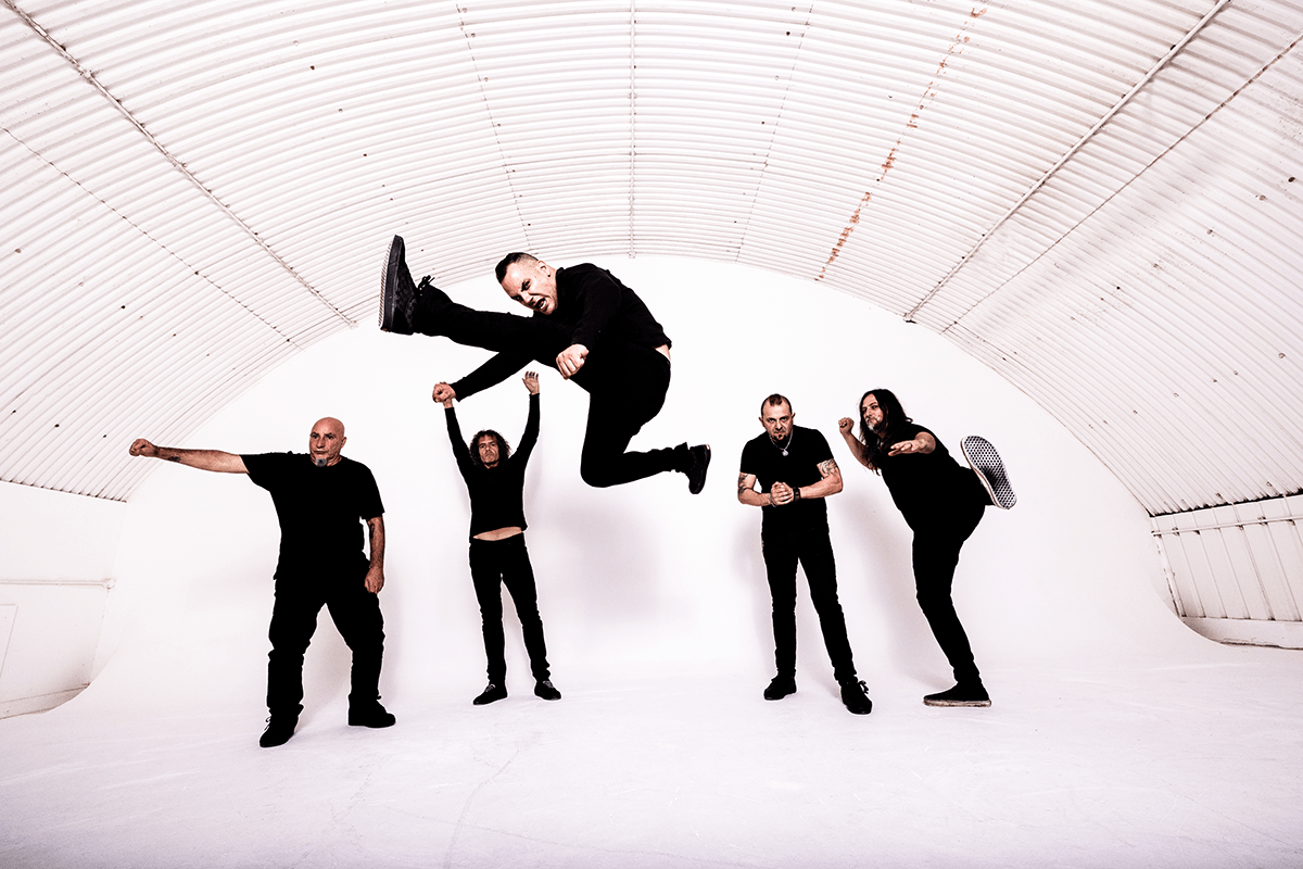 Breed 77 Lança Novo Single Épico “Outside”