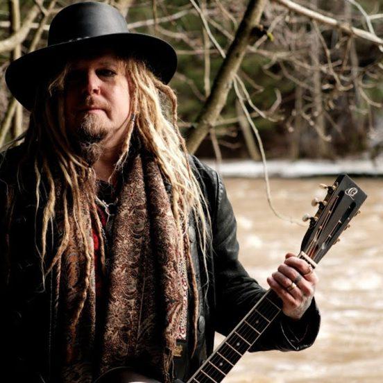 Korpiklaani - Harhainen Höyhen