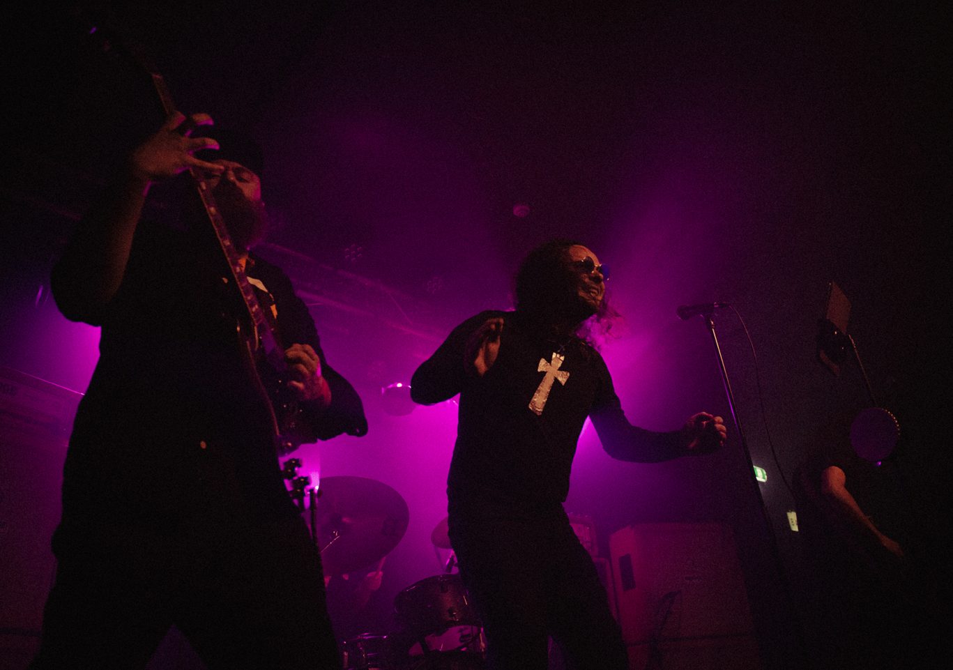 Masters Of The Riff – Doom is Love