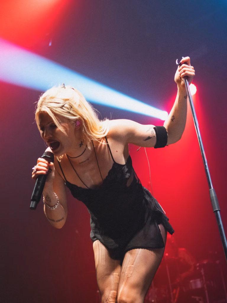 Hot Milk – O2 Victoria Warehouse, Manchester – 22/11/2025