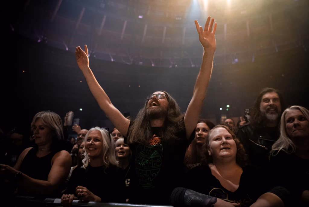 CLUTCH Roudhouse Magda Campagne 5