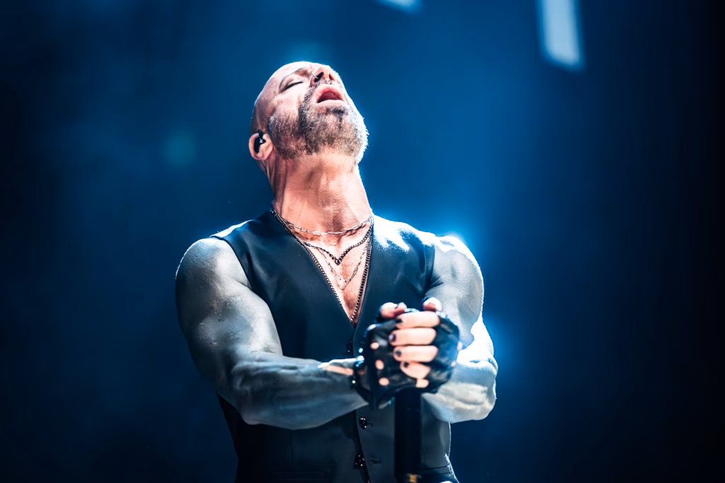 Daughtry Manchester Nic Howells 08