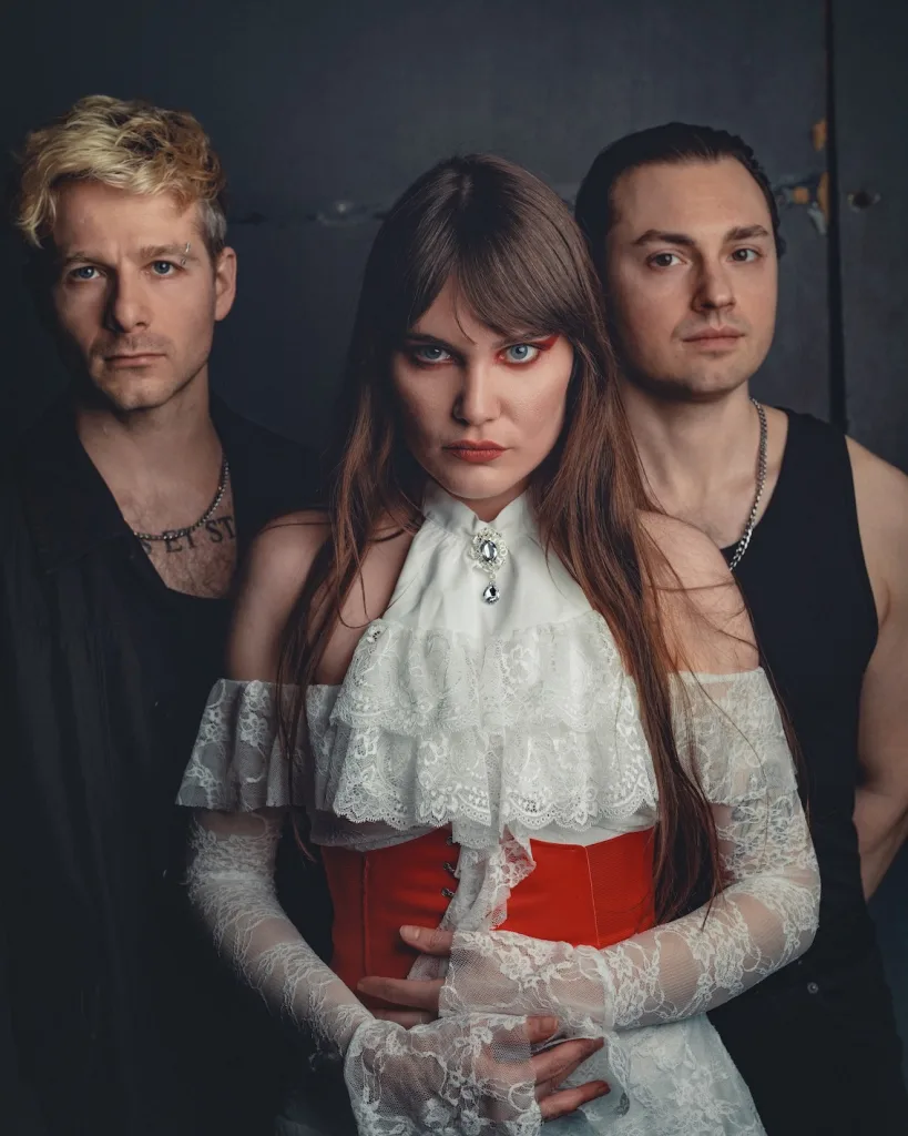 Calva Louise Release New Single ‘La Promesa’ and Announce Tour Dates